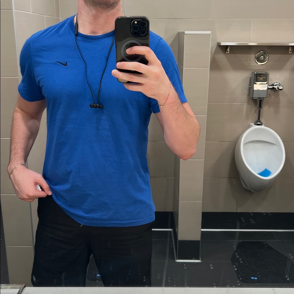 Nike gym shirt - Picture 6 of 7